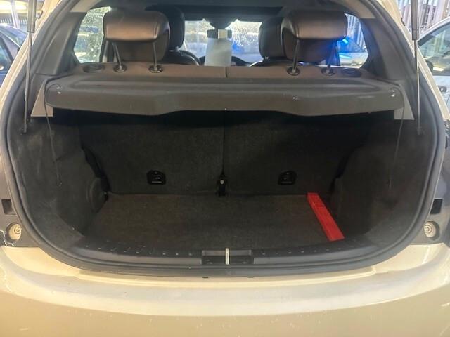 LANCIA YPSILON 1,2 TETTO APRIBILE 120MILA KM!