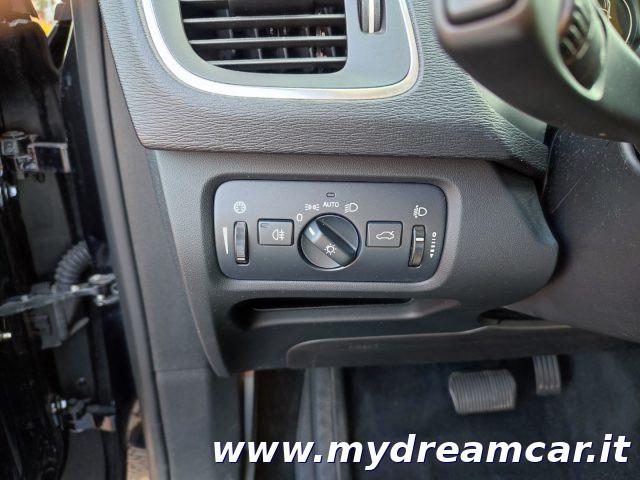 VOLVO V40 D3 Geartronic Momentum