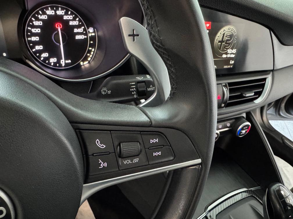 Alfa Romeo Giulia 2.2 T Diesel At8 180cv Super Navi Paddle Full