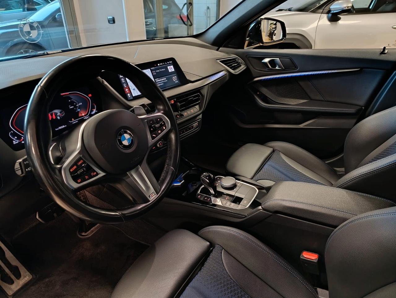 Bmw 118 118d 5p. Msport