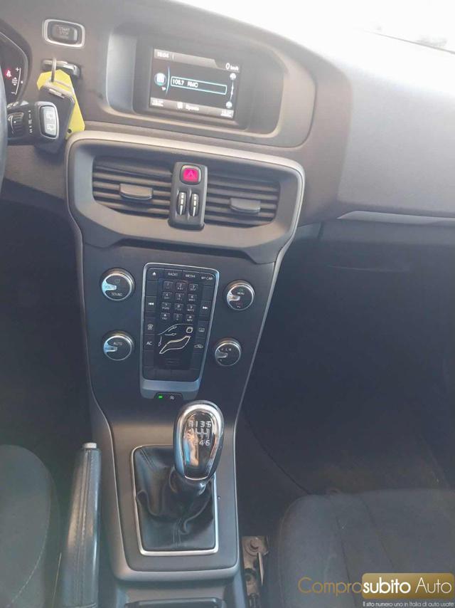 VOLVO V40 D2 1.6 Momentum