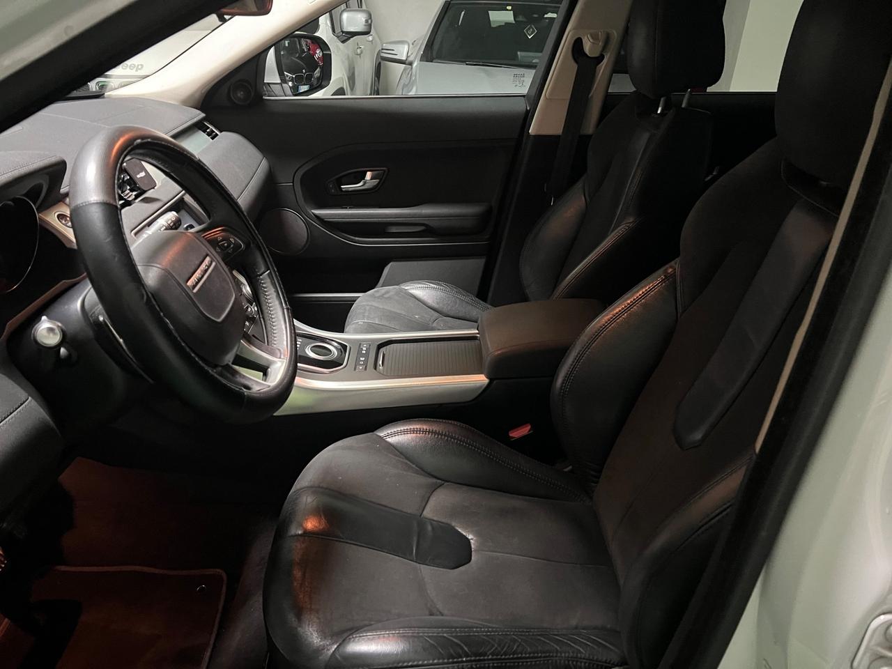 Land Rover Range Evoque 2.2 TD4 5p. Pure