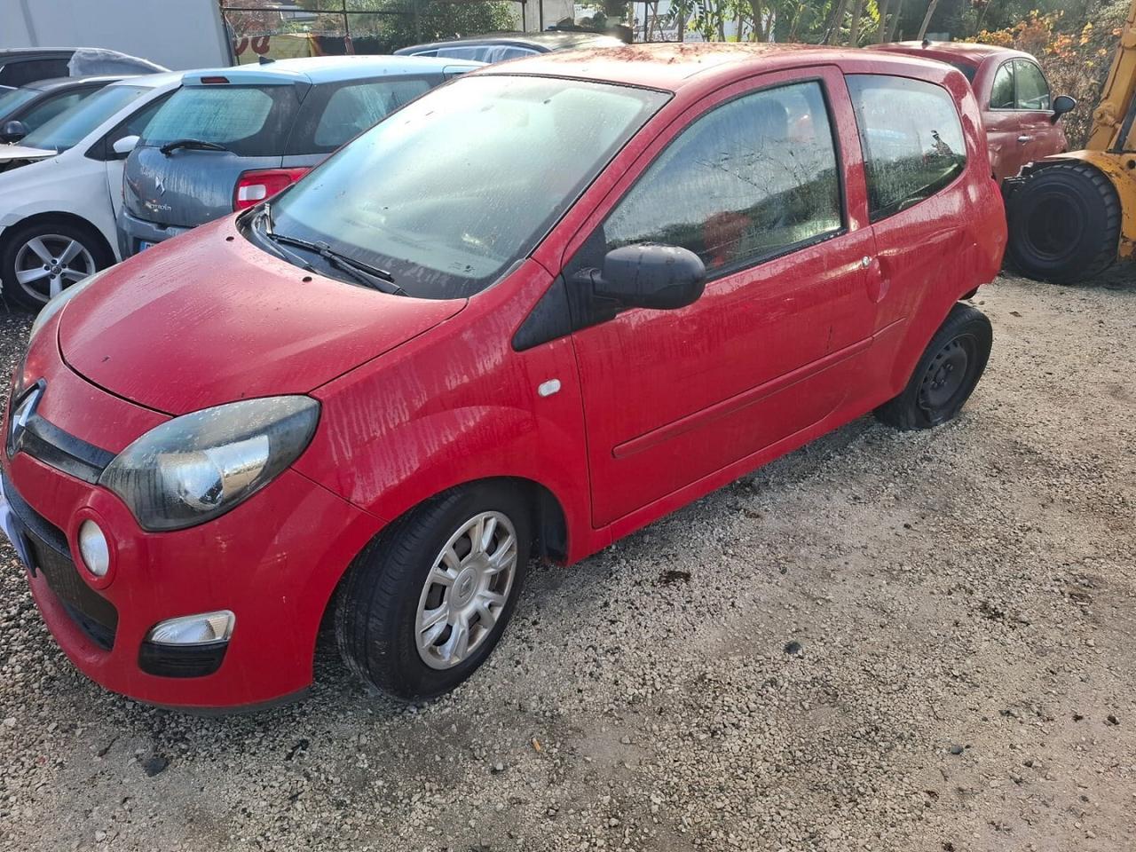 RENAULT TWINGO 1.2 BENZINA 2012 SINISTRATA