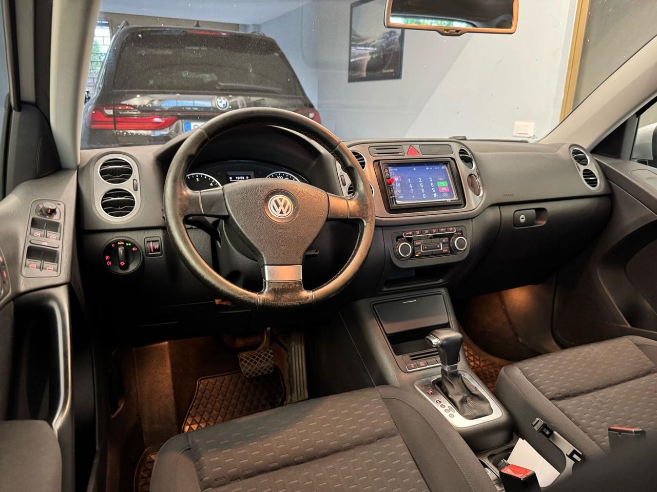 Volkswagen Tiguan 2.0 TDI DPF 4MOTION tiptronic Track & Avenue