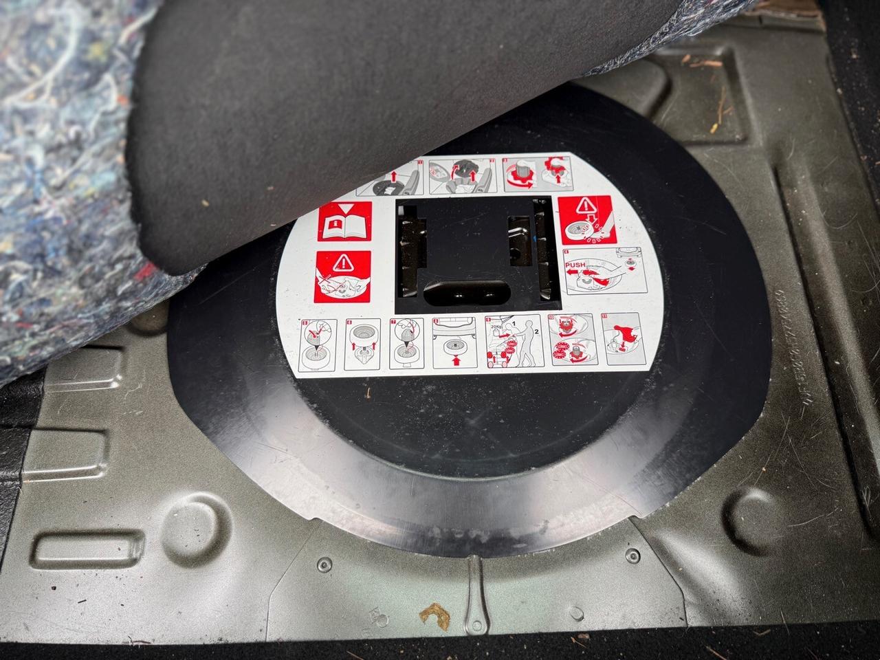 Renault Clio 1.2 75CV 5 porte - 2015 *NEOPATENTATI*GARANZIA*