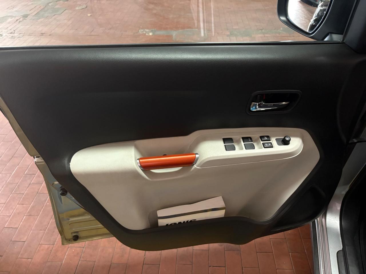 Suzuki Ignis 1.2 Hybrid Top