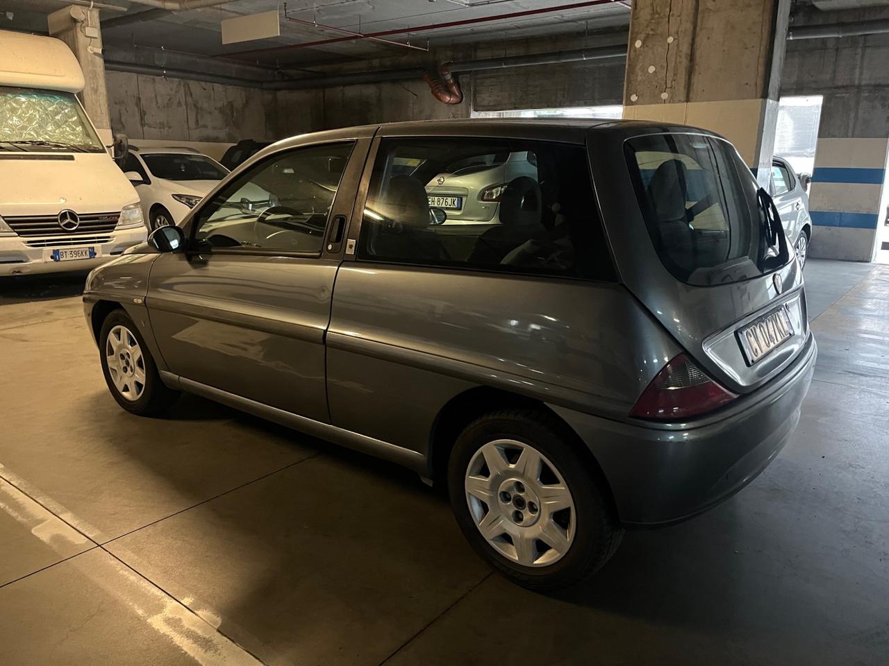 Lancia Ypsilon 1.2 16V Oro