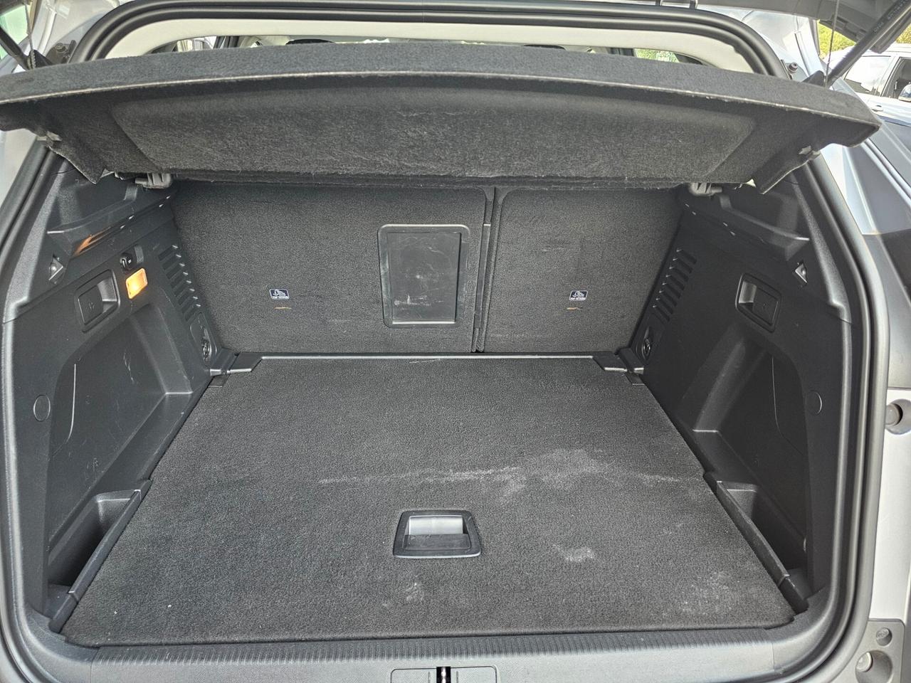Peugeot 3008 BlueHDi 130 S&S EAT8 Active Pack