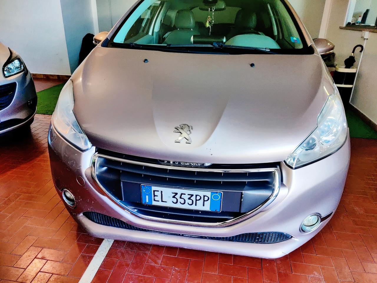 Peugeot 208 1.6 e-HDi 115 CV Stop&Start 3 porte Allure