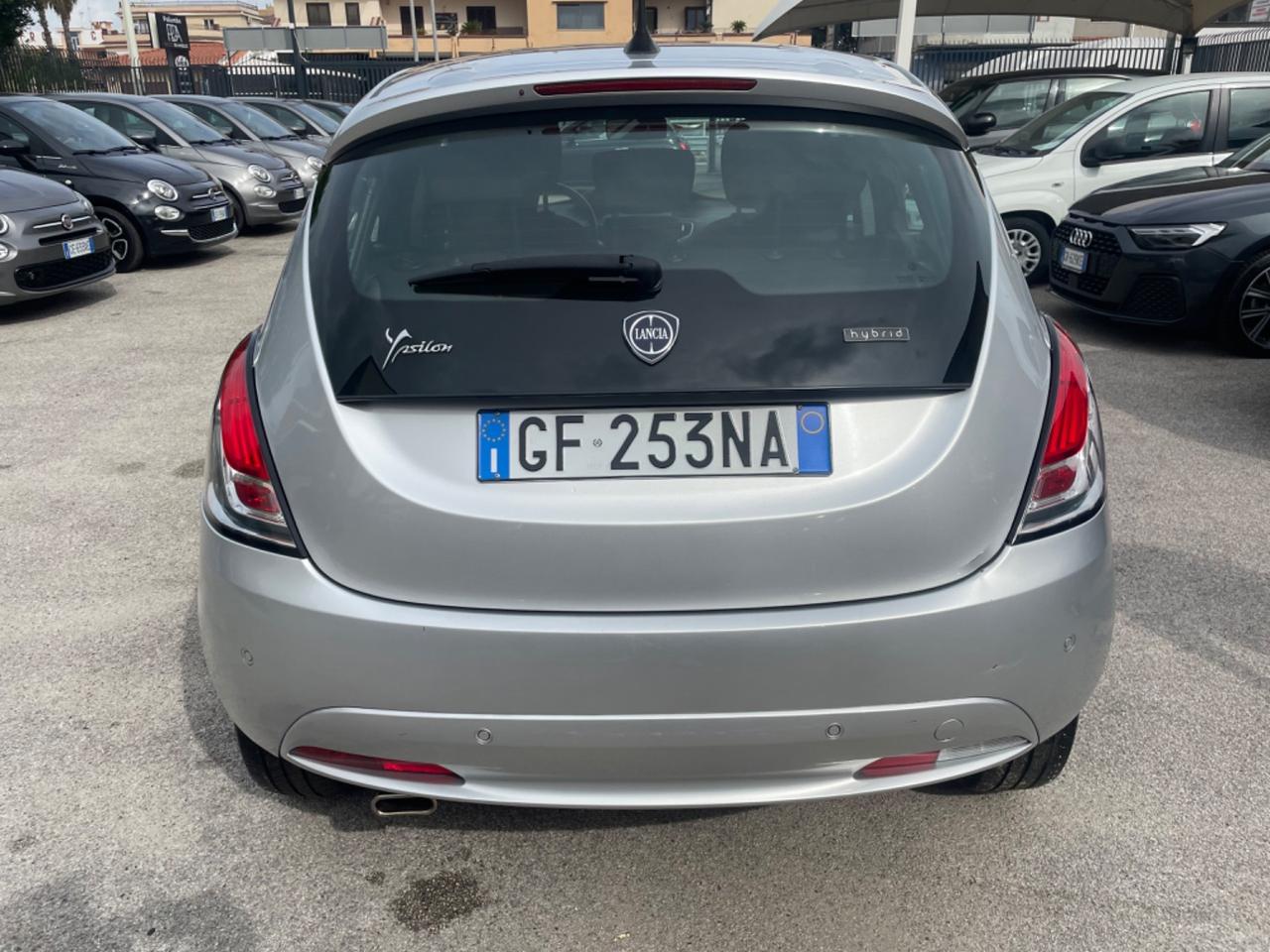 Lancia Ypsilon 1.0 FireFly 5 porte S&S Hybrid Ecochic Gold