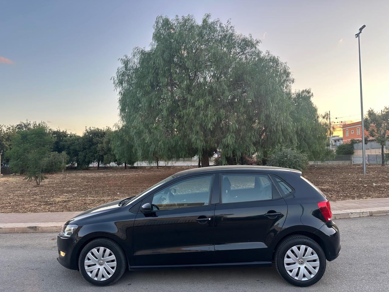 Volkswagen POLO 1.6 DIESEL 2011 - BASSI CONSUMI