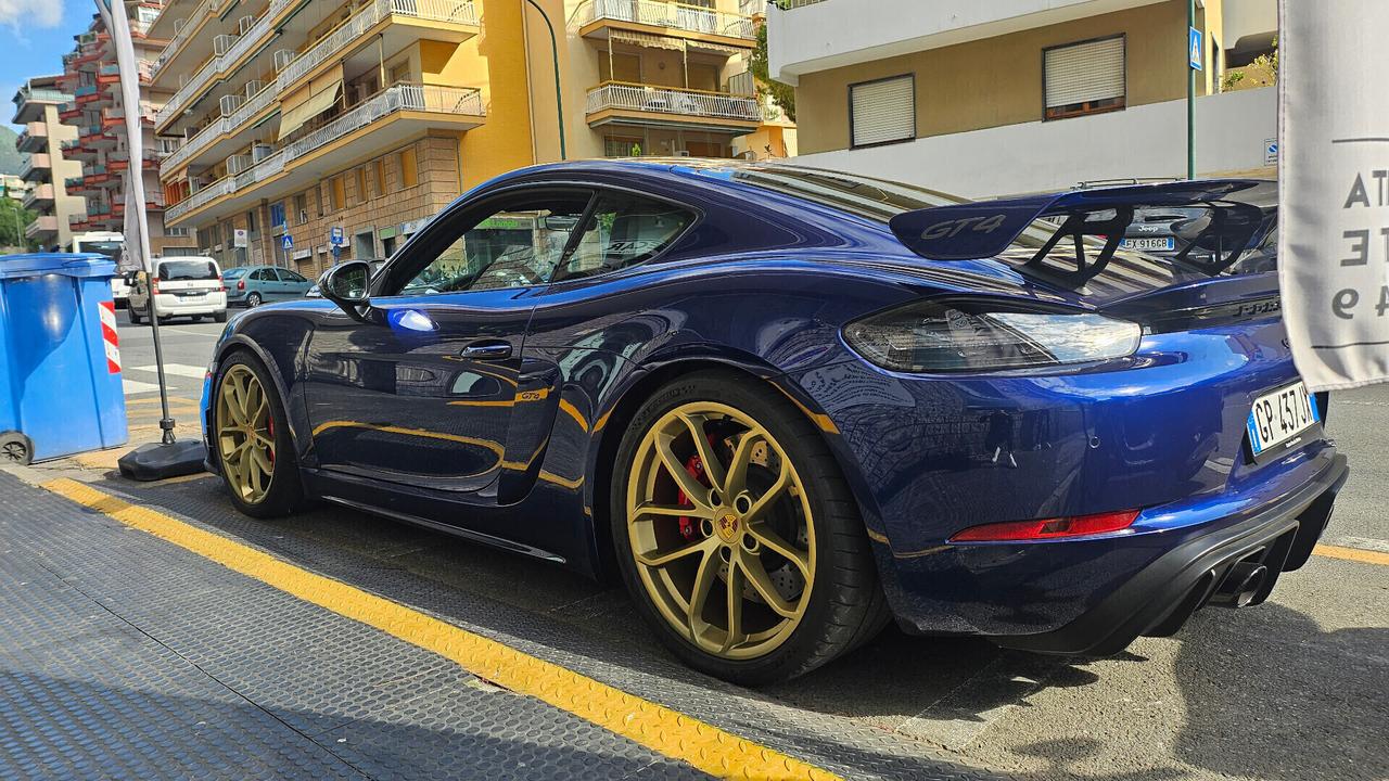 Porsche 718 Cayman 4.0 GT4 APPROVED 26
