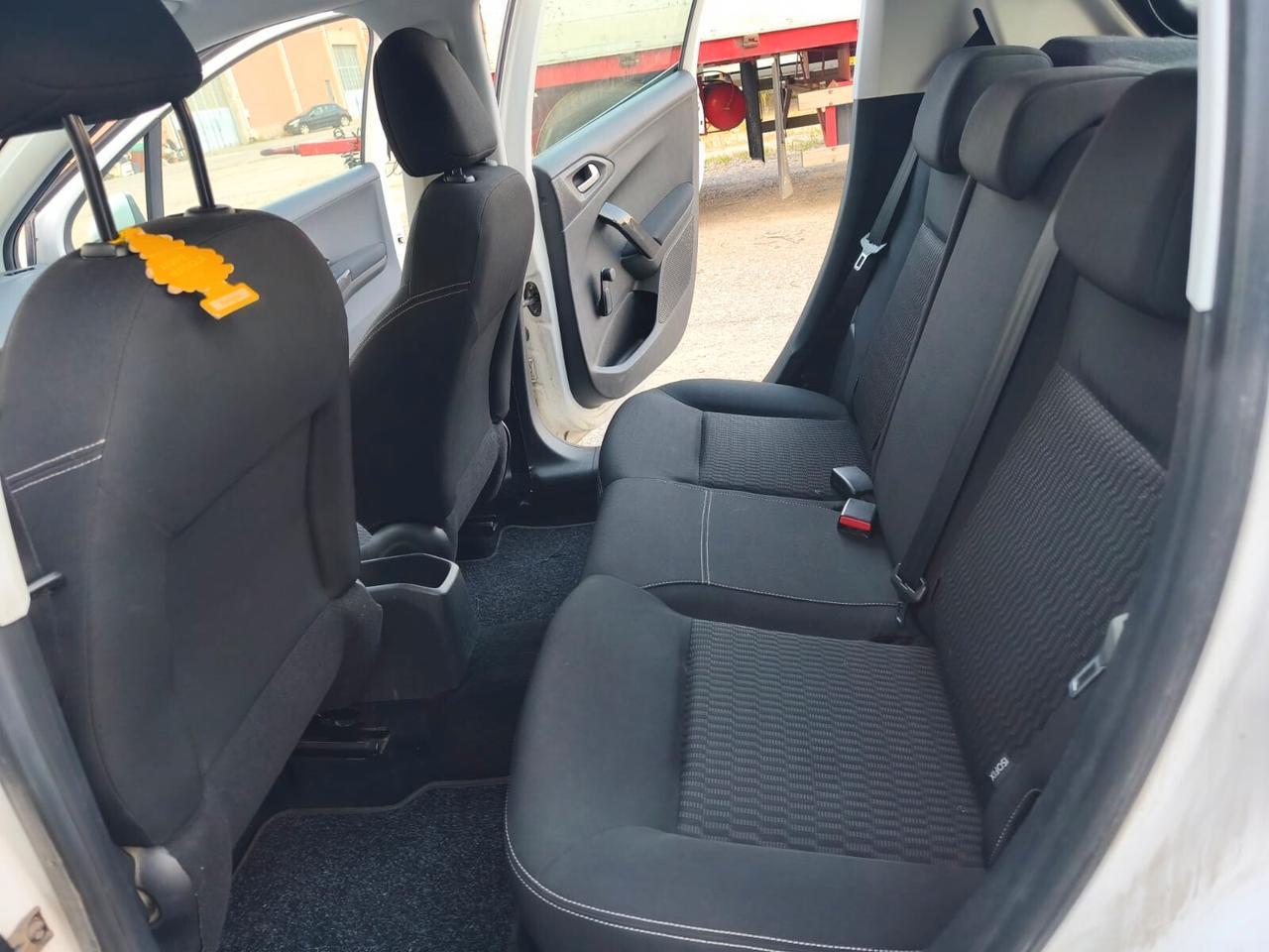 Peugeot 208 2017---1.2 Benzina Neopatentati