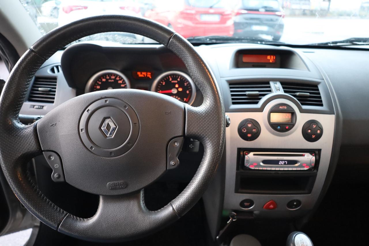 Renault Megane Mégane C-C 1.6 16V Confort Dynamique