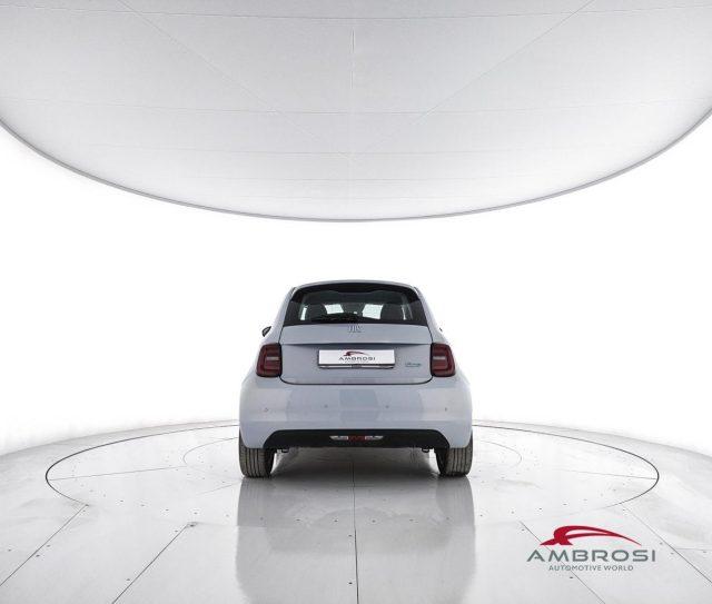 FIAT 500 Icon 3+1 42 kWh