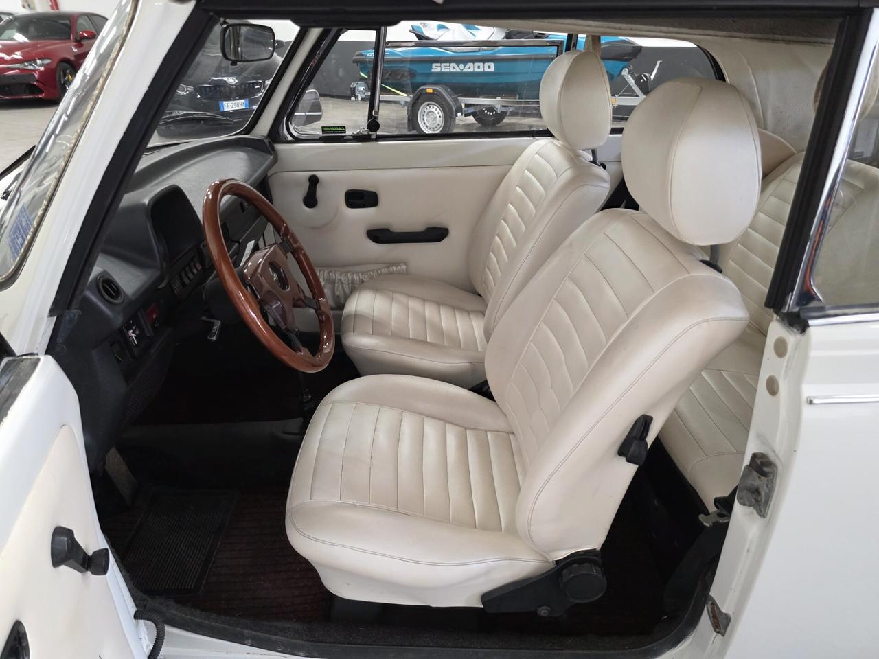 Volkswagen Maggiolino Cabrio