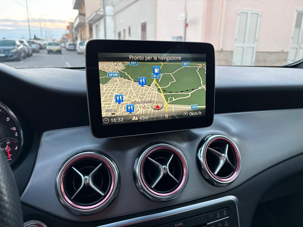 Mercedes-benz GLA 180 d Premium Amg - 2017