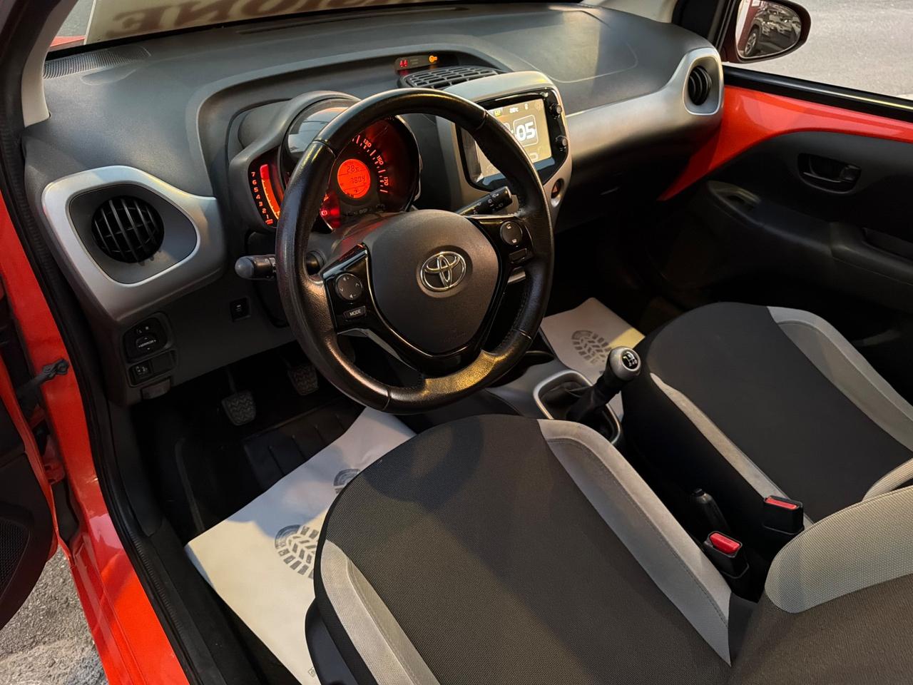 Toyota Aygo 1.0 VVT-i 69 CV 5 porte x-wave