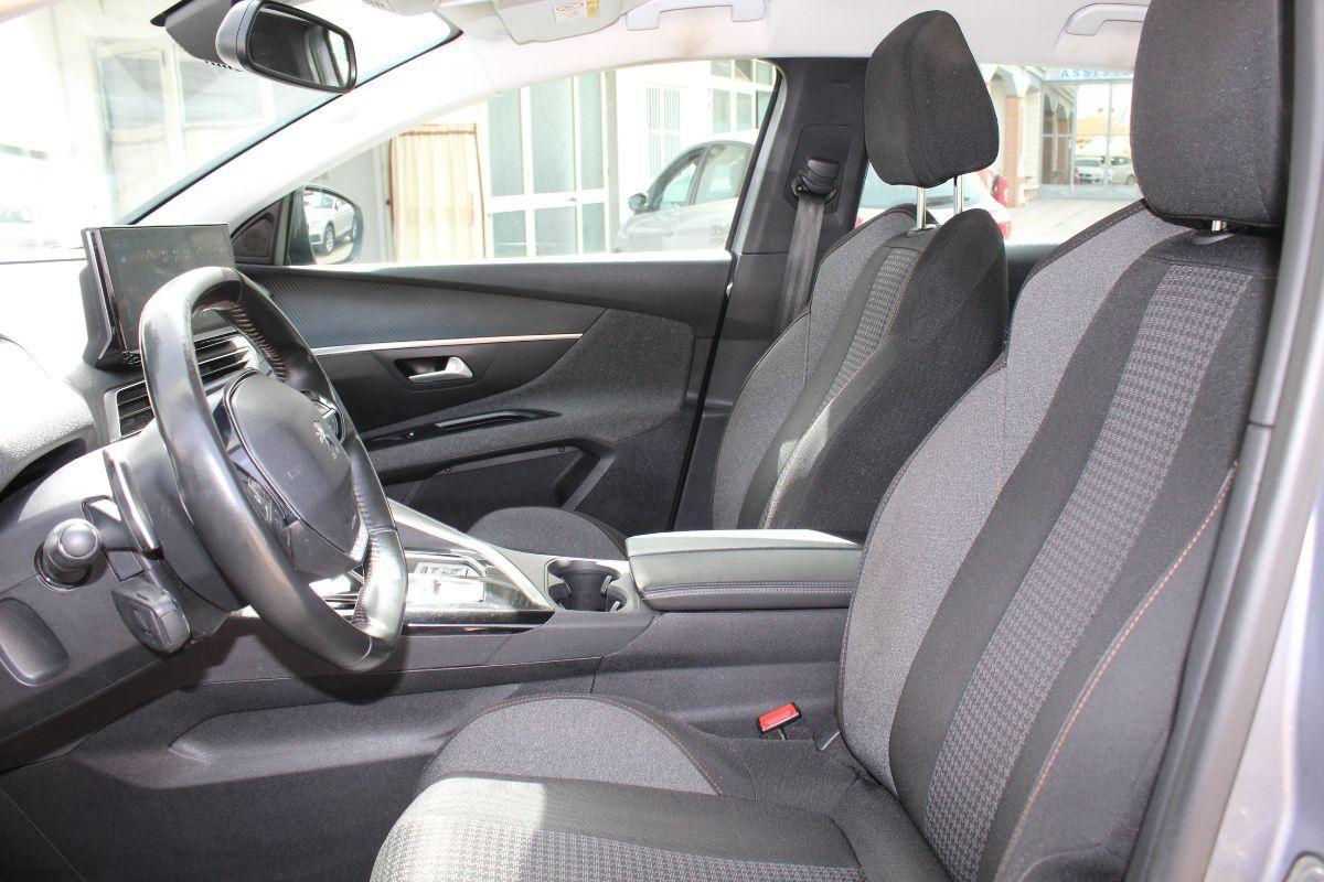 PEUGEOT - 3008 - BlueHDi 130 EAT8 S&S Allure