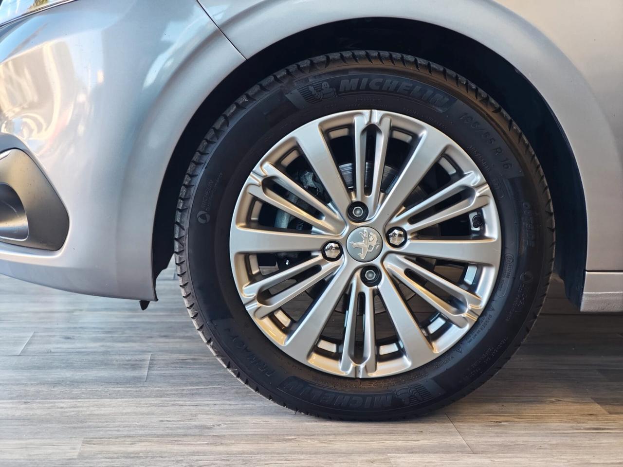 Peugeot 208 I 2015 5p 1.2 puretech Allure s