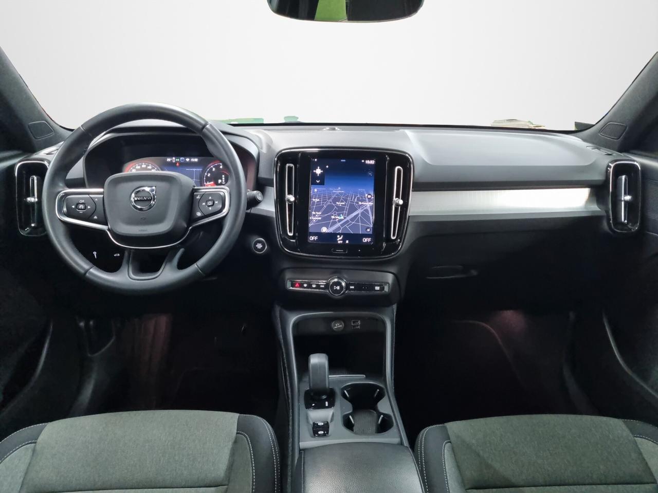 Volvo XC40 T2 Geartronic Momentum Pro AUTOCARRO N1