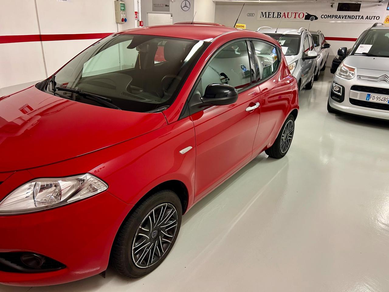 Lancia Ypsilon 1.2 69 CV 5 porte S&S Platinum