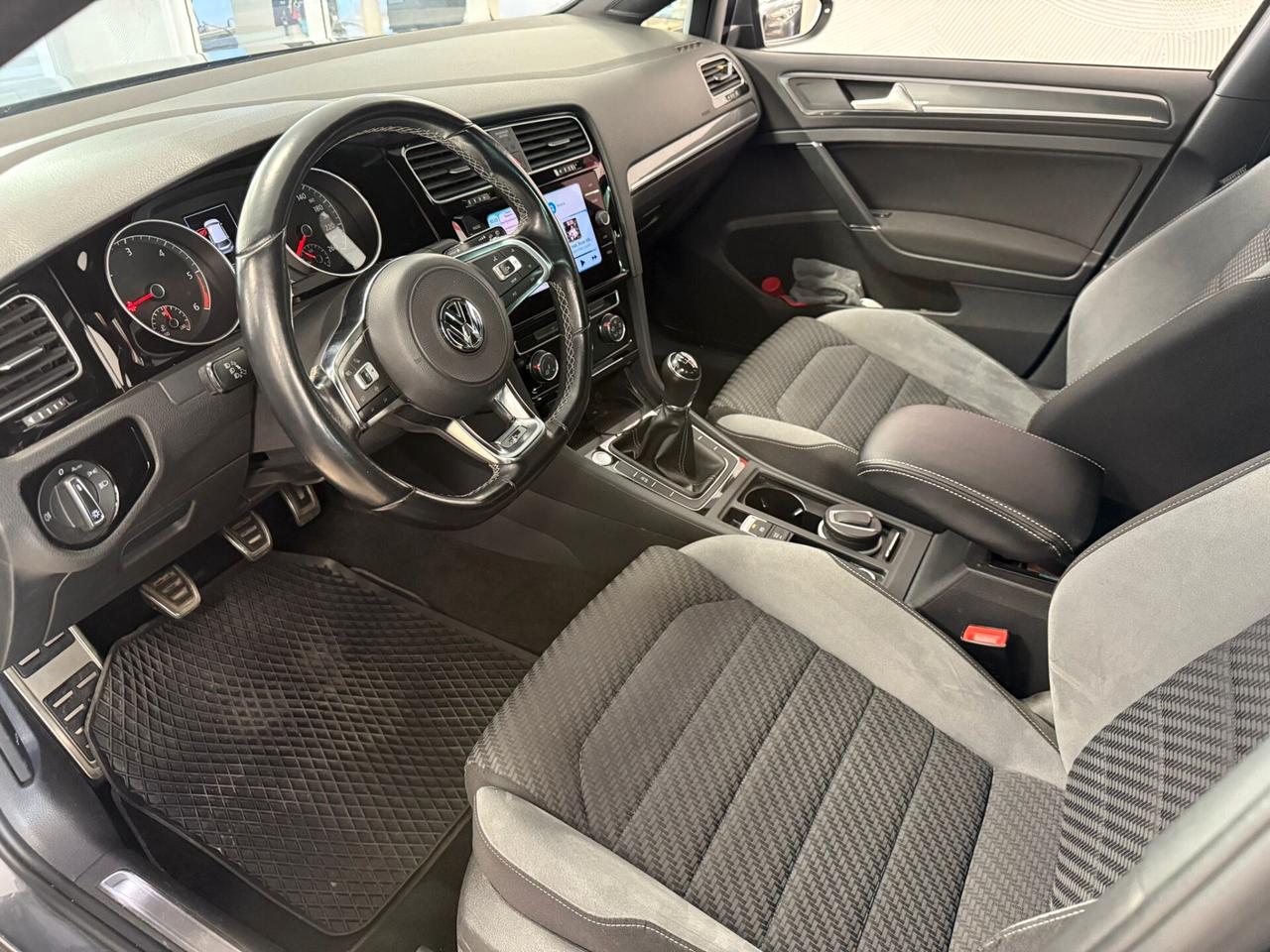 Volkswagen Golf 1.6 TDI 115 CV 5p. Executive BlueMotion Technology R-Line