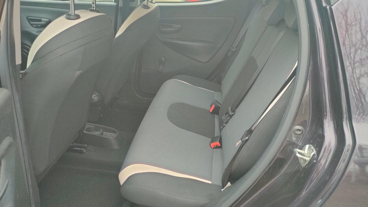 Lancia Ypsilon 5 Porte Ypsilon 1.2 8v Elefantino ecochic Gpl 69cv