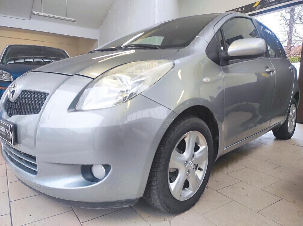 Toyota Yaris 1.0 5 porte Sol