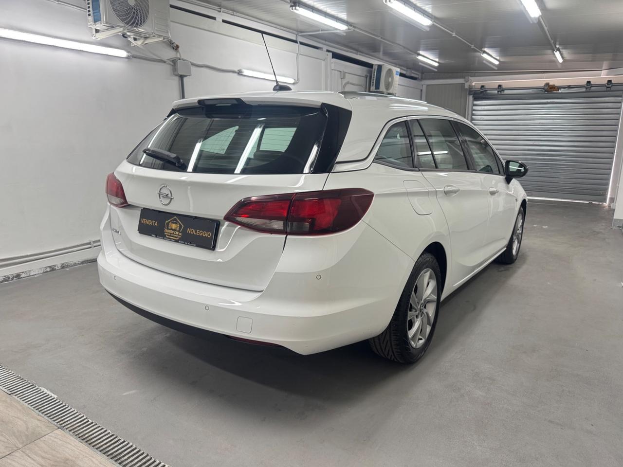 Opel Astra SPORT TOURERS