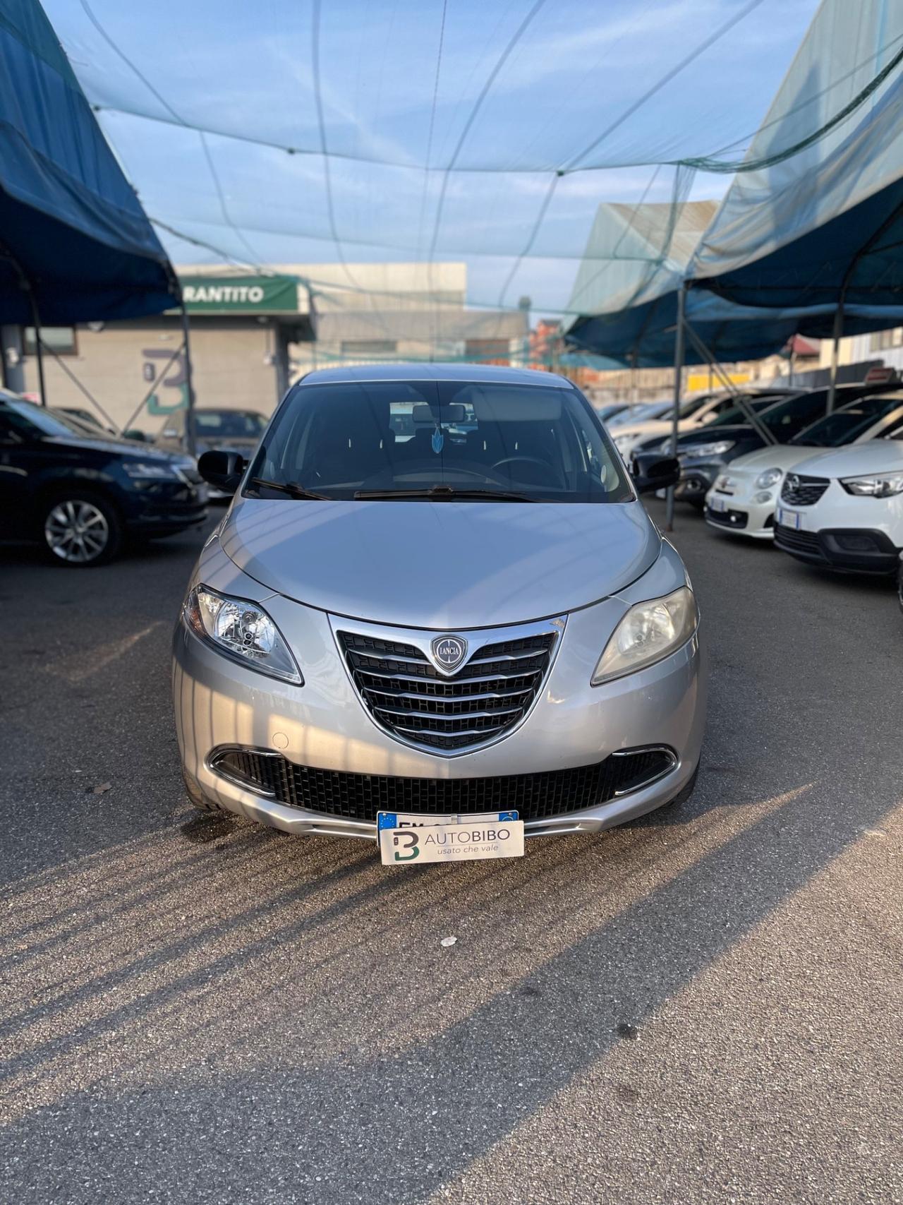 Lancia Ypsilon 1.2 69 CV 5 porte S&S Silver