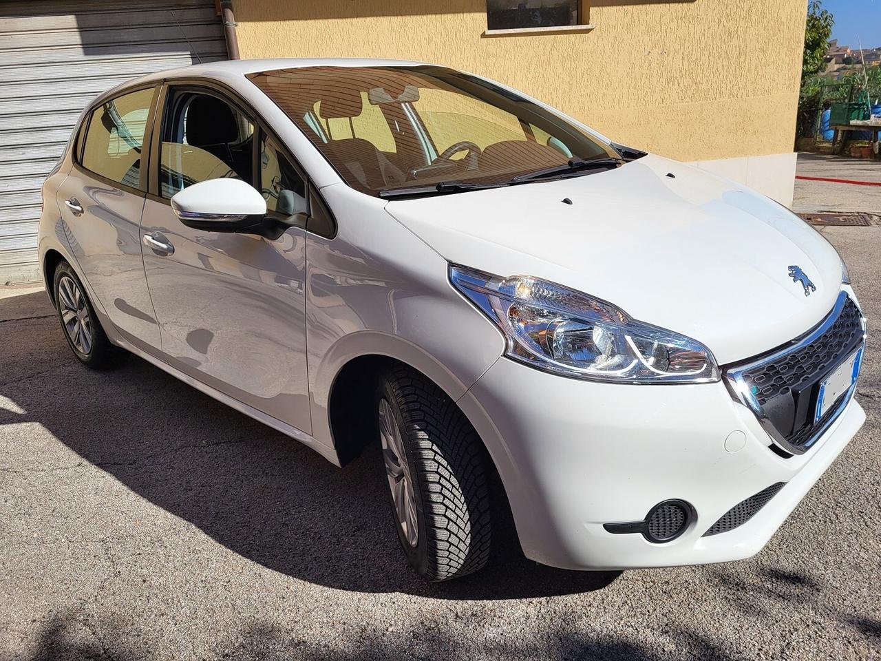 PEUGEOT 208 1,4 HDI-UNICA PROPRIETAR-4 REVISIONI