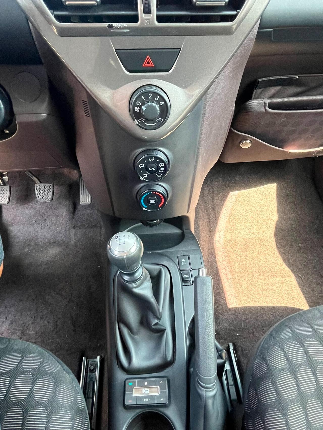 Toyota iQ 1.0 Sol