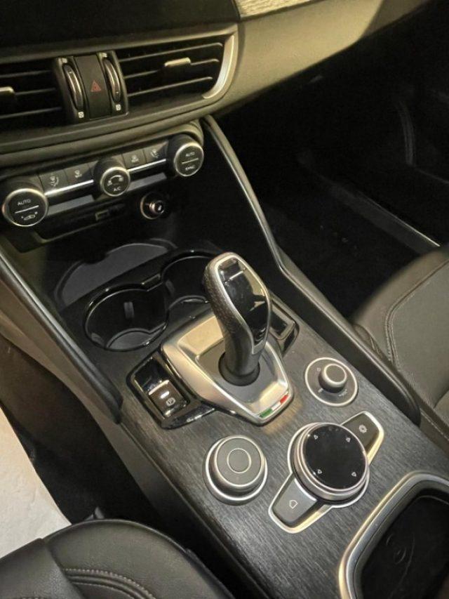 ALFA ROMEO Giulia 2.0 Turbo 280 CV AT8 AWD Q4 Competizione