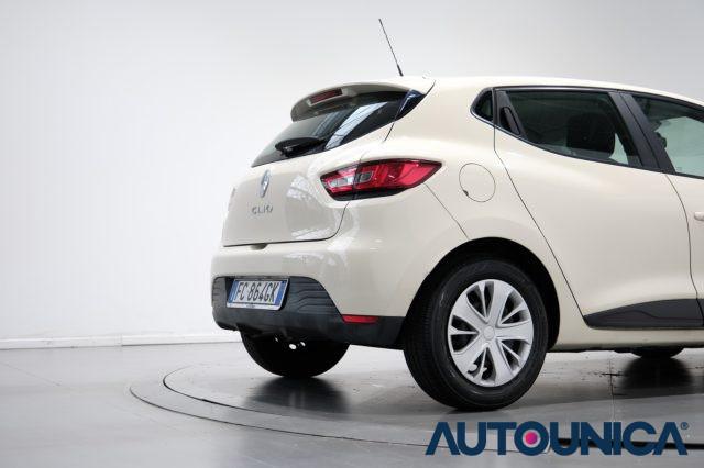 RENAULT Clio 1.2 75 CV 5 PORTE LIFE NEOPATENTATI