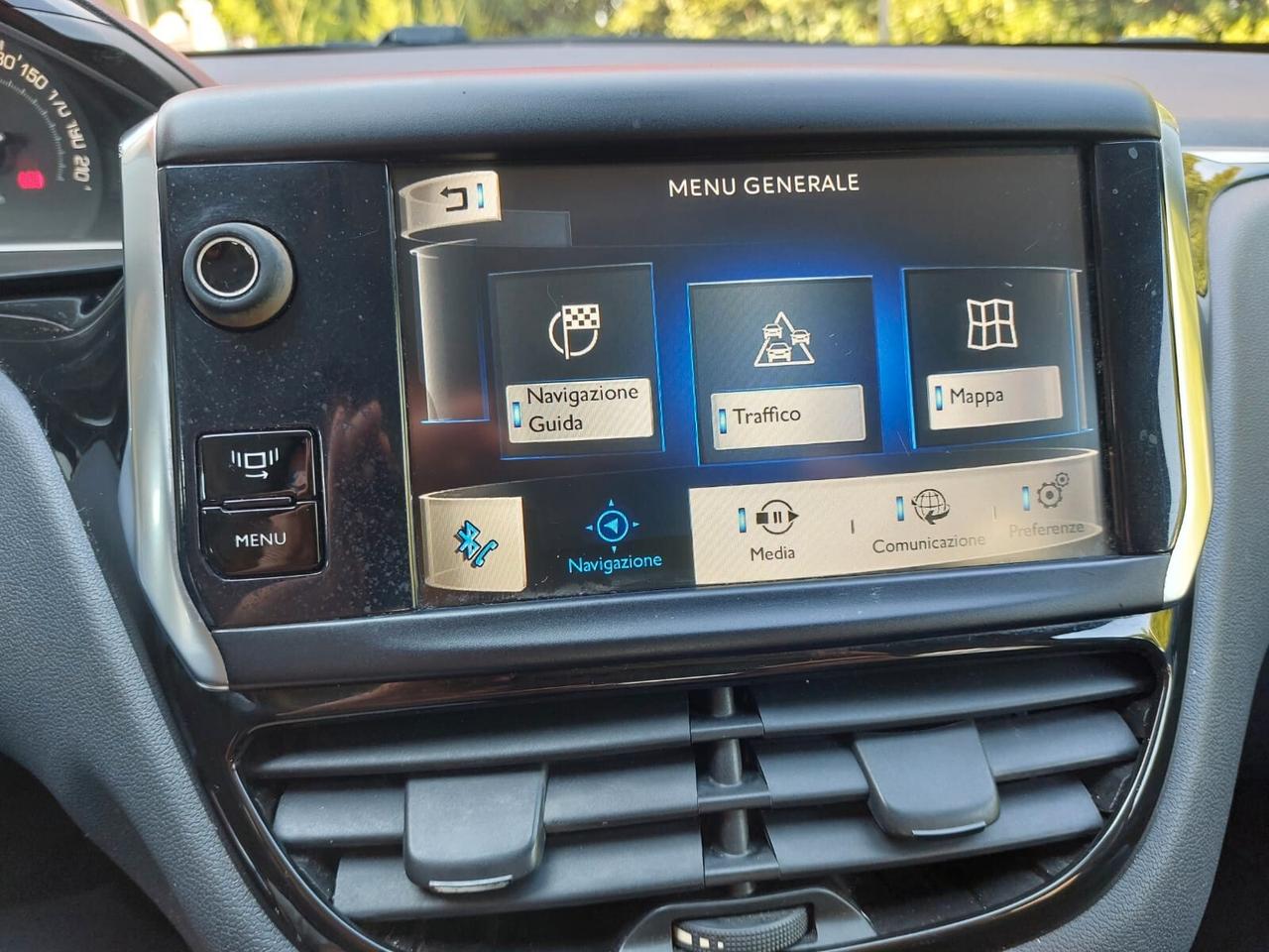 Peugeot 208 PureTech 82 5 porte Allure OK NEOPATENTATI