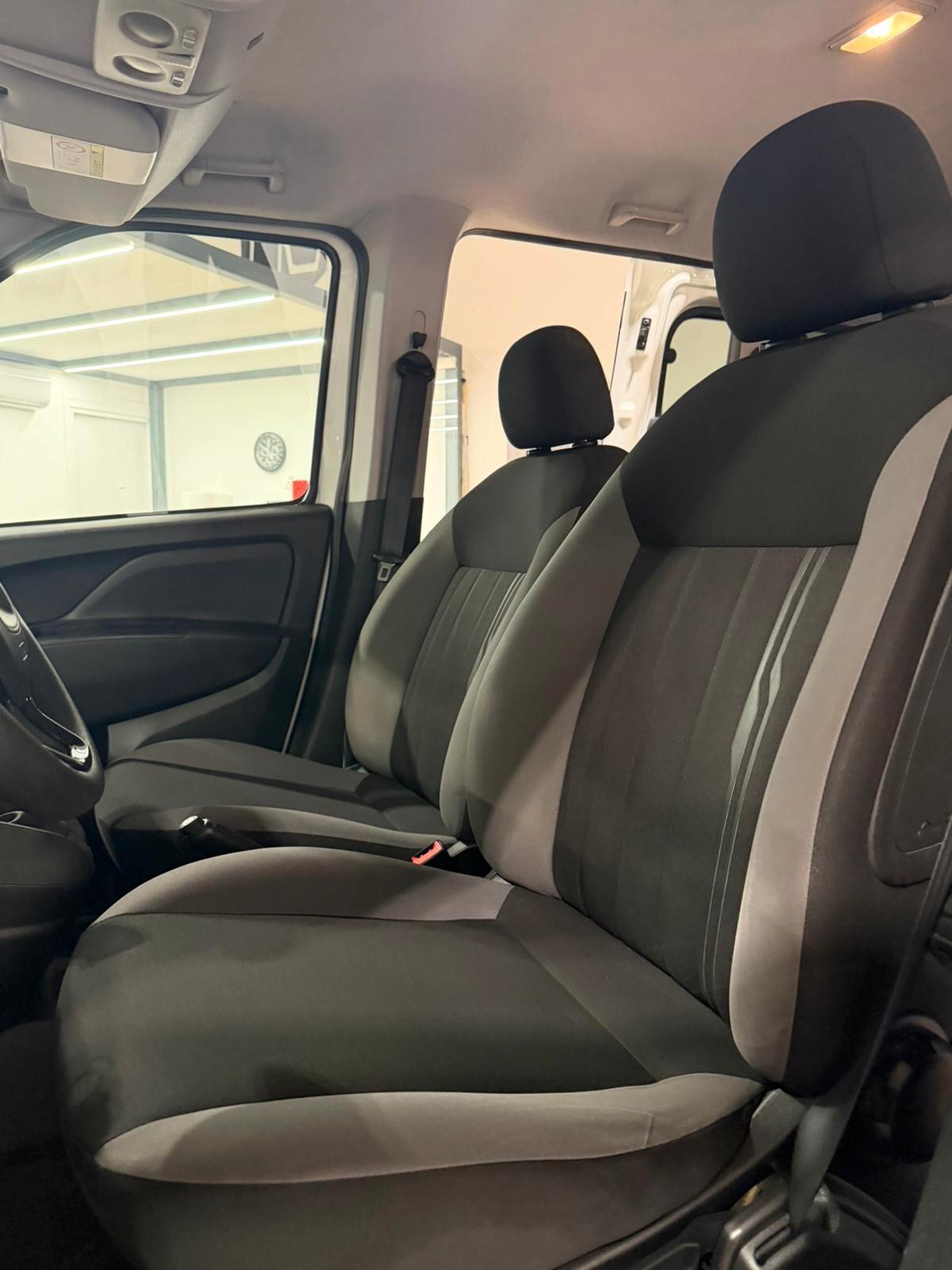 FIAT DOBLO' 1.6mjt AUTOCARRO 5 POSTI