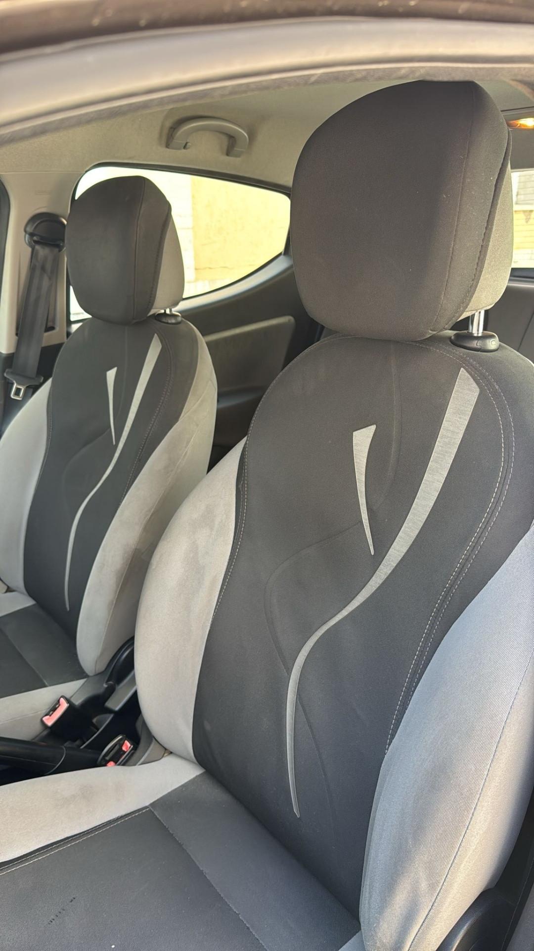 Lancia Ypsilon 1.3 MJT 16V 95 CV 5 porte S&S Silver