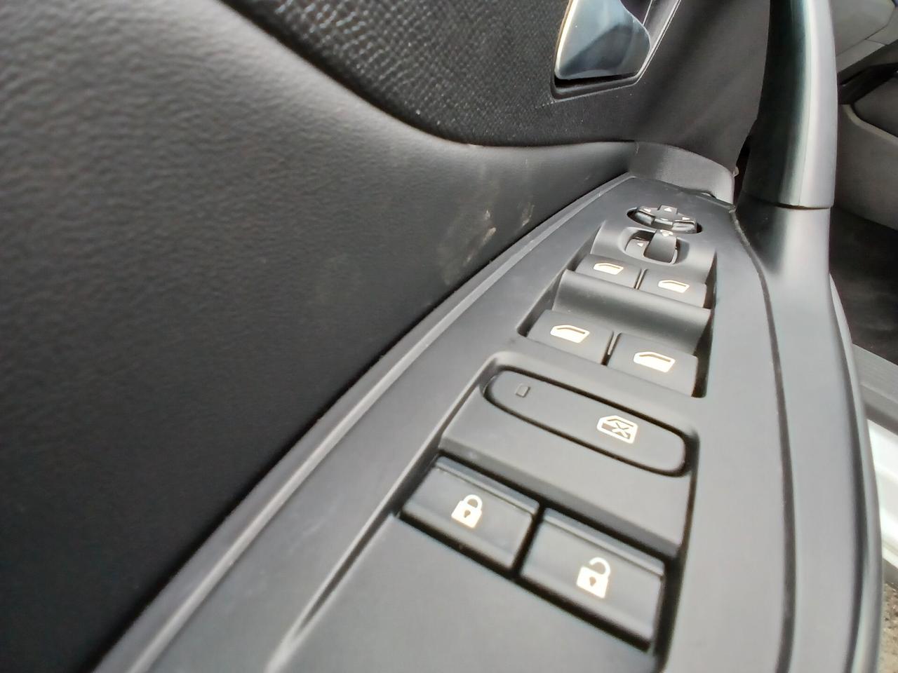 Peugeot 408 Hybrid 145 e-DCS6 Allure