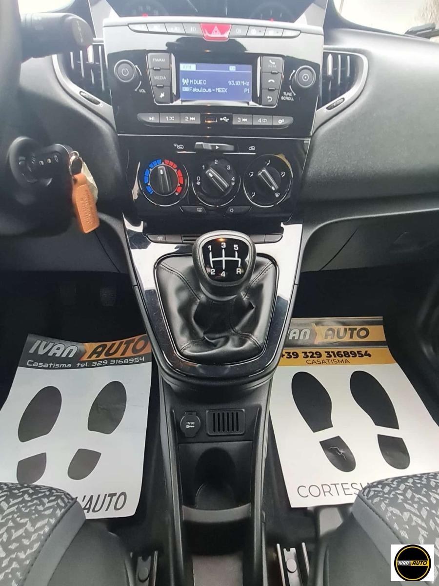 LANCIA Ypsilon 1.2 Benzina-26.000 Km-Neopatentati