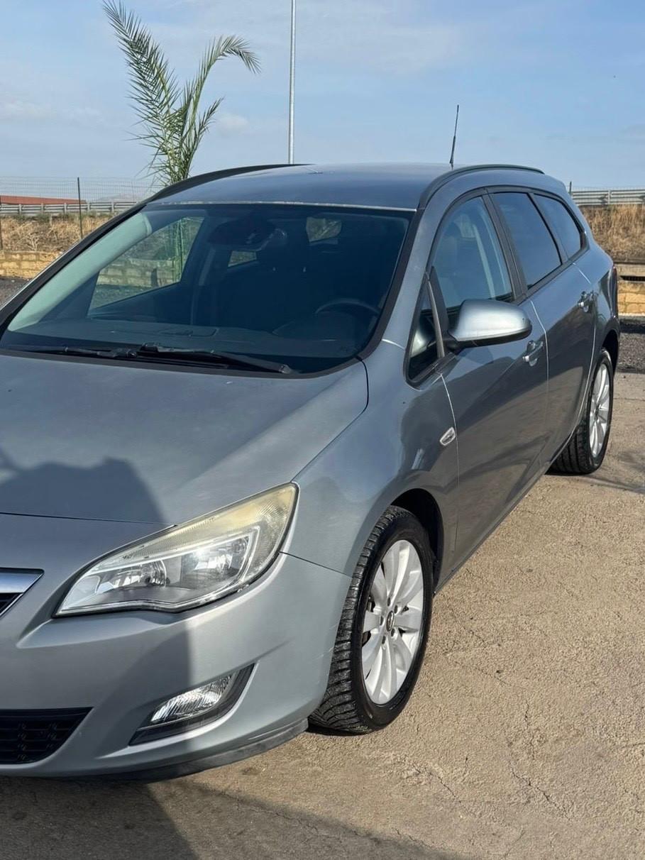 Opel Astra 1.7 CDTI 110CV Sports Tourer Cosmo Fleet