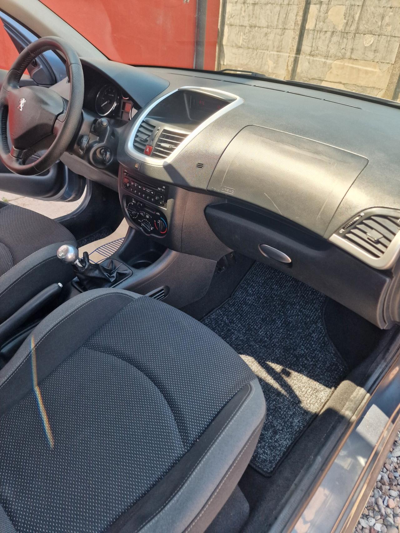 Peugeot 206 Plus 1.1 60CV 5p. distribuzione ok.