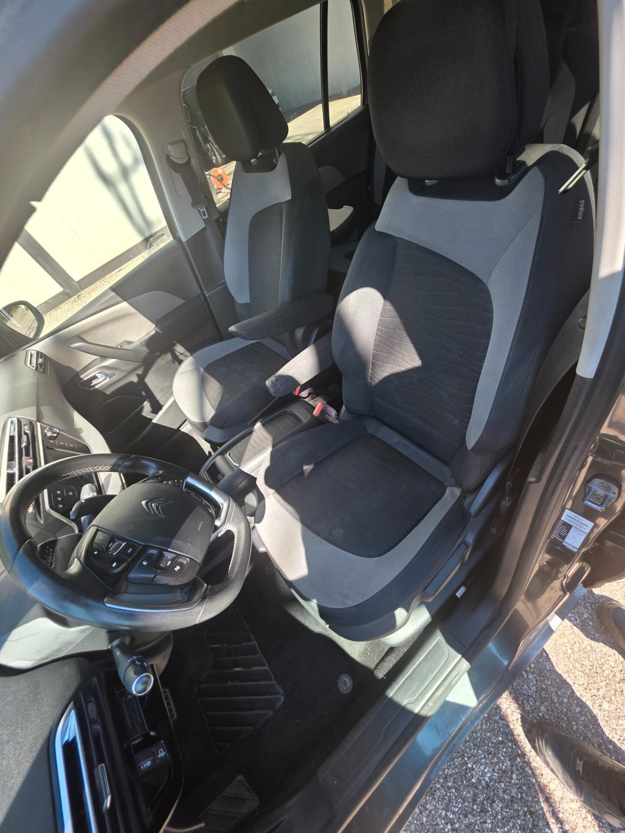 Citroen Grand C4 Picasso 1.6 e-HDi 115 ETG6 Intensive