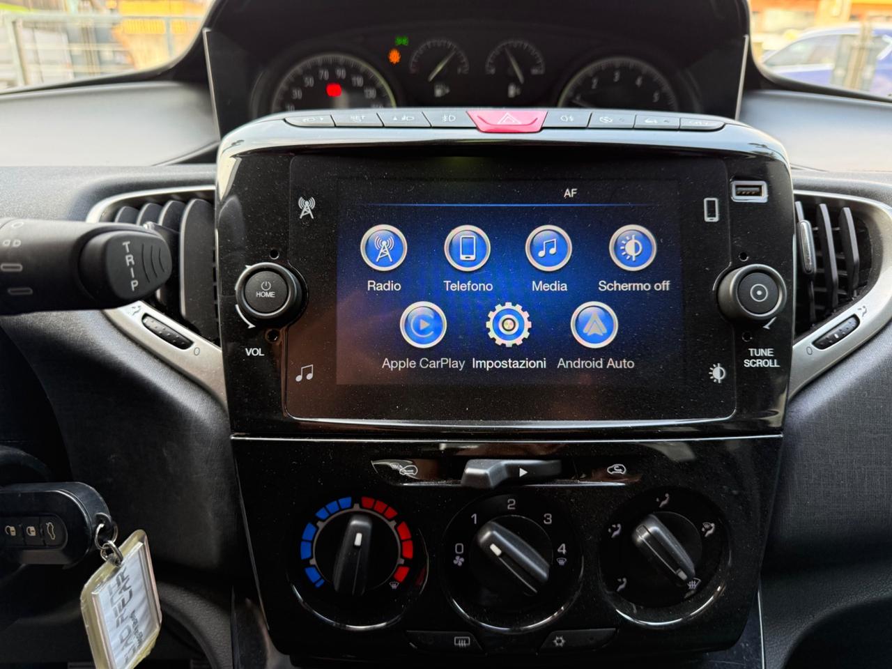 LANCIA YPSILON 1.0 5 PORTE