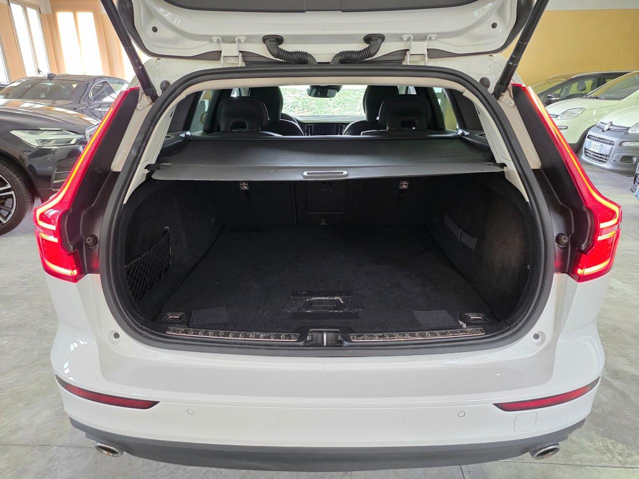 Volvo V60 D4 Geartronic gancio traino, uniproprietario, €6D