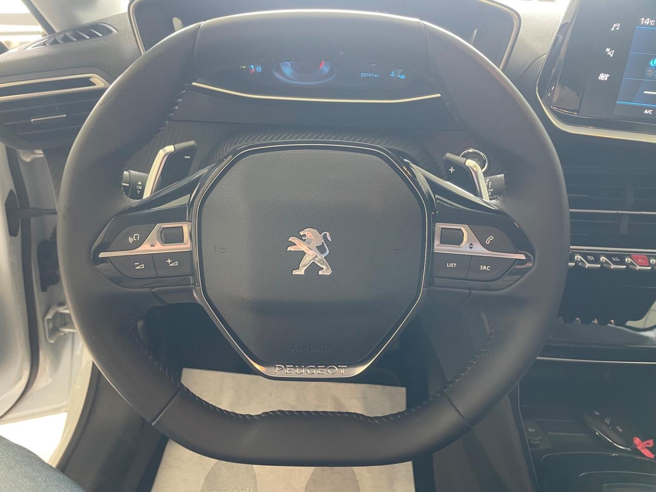 Peugeot 208 PureTech 100 EAT8 5 porte Allure Pack - Nessun vincolo -