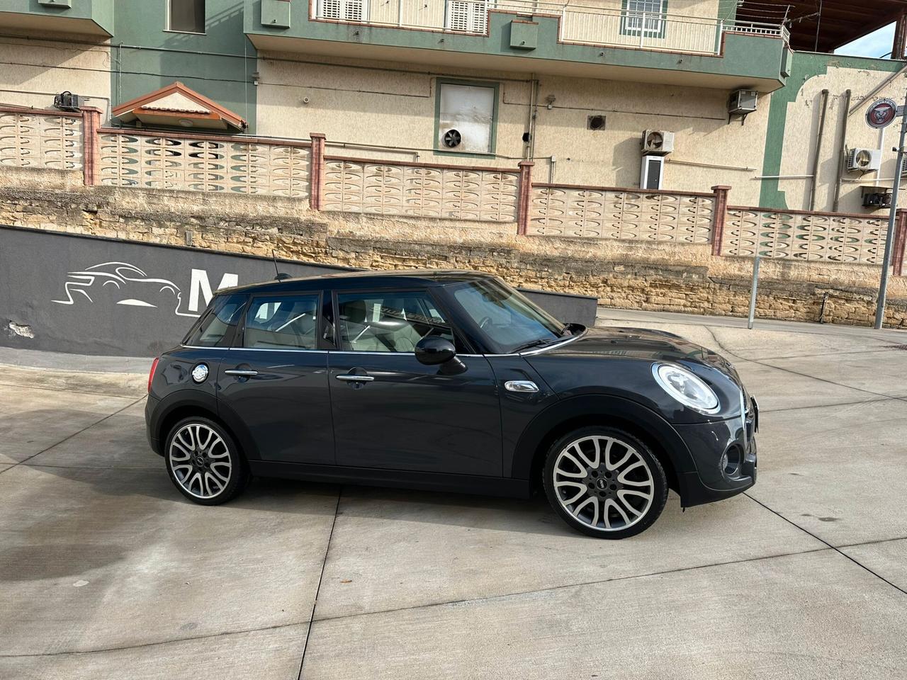 Mini 2.0 Cooper SD aut. Hype 5 porte