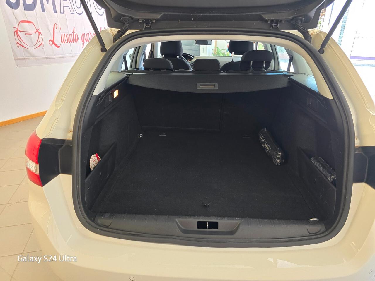 Peugeot 308 BlueHDi 130 S&S EAT8 SW Active Business