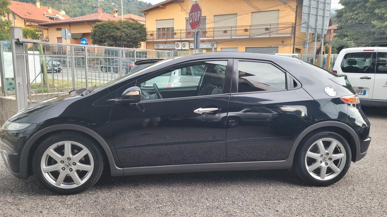 Honda Civic 2.2 i-CTDi 5p. Exclusive