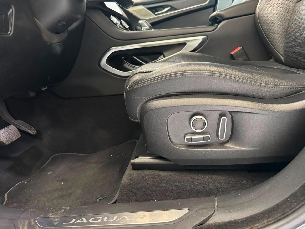 Jaguar F-Pace 2.0 D 204 CV AWD aut. R-Dynamic HSE
